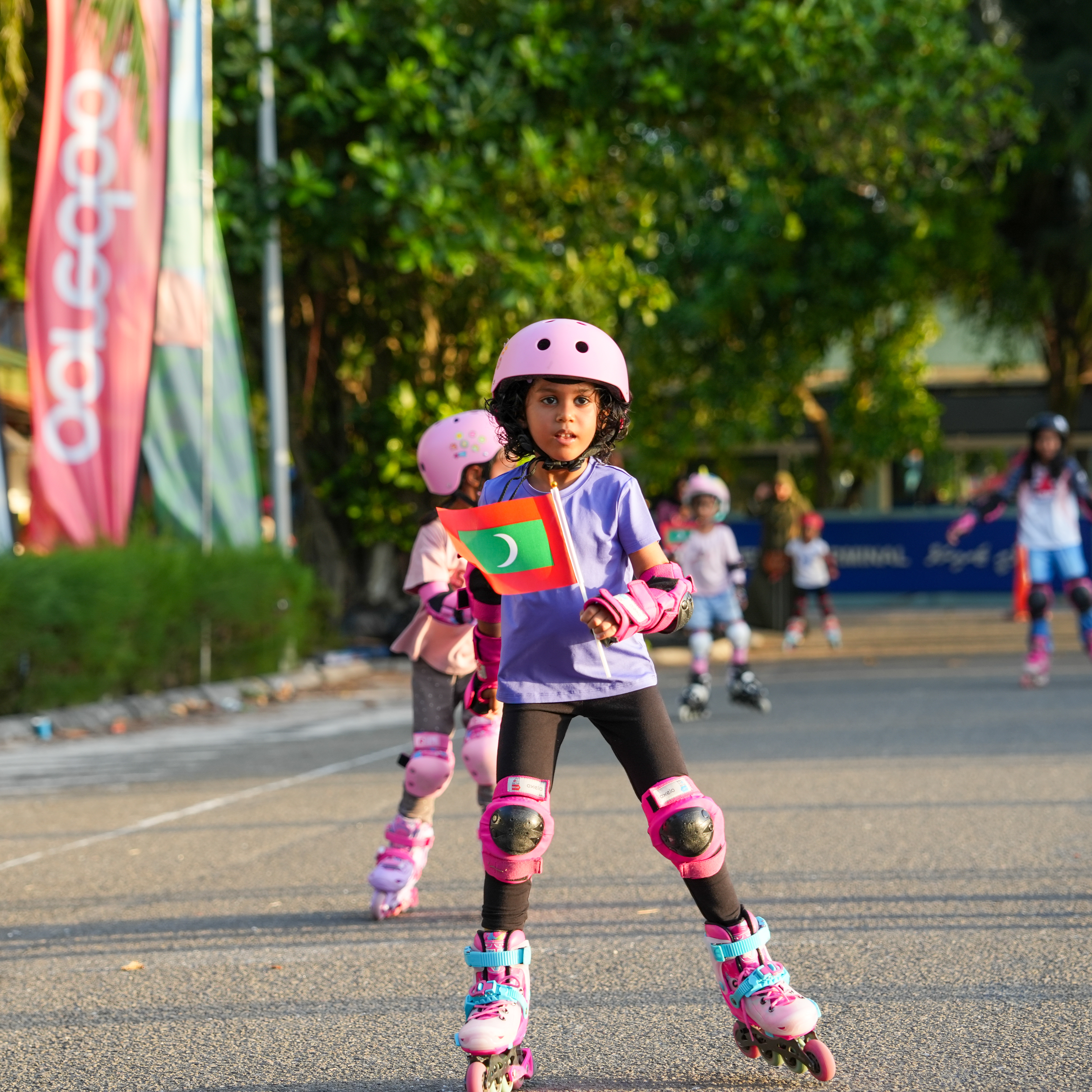 15 މެއި 2025: ހުޅުމާލެއަށް 21 އަހަރު ފުރުން ފާހަގަ ކުރުމުގެ ގޮތުން އެޗްޑީސީއިން އިންތިޒާމުކޮށްގެން ހުޅުމާލޭ ފެރީ ޓާމިނަލް ސަރަހައްދުގައި ބޭއްވި ސްކޭޓު ހަރަކާތް (ޖުމްލަ ފޮޓޯ/  އަޔާން މުހައްމަދު)
