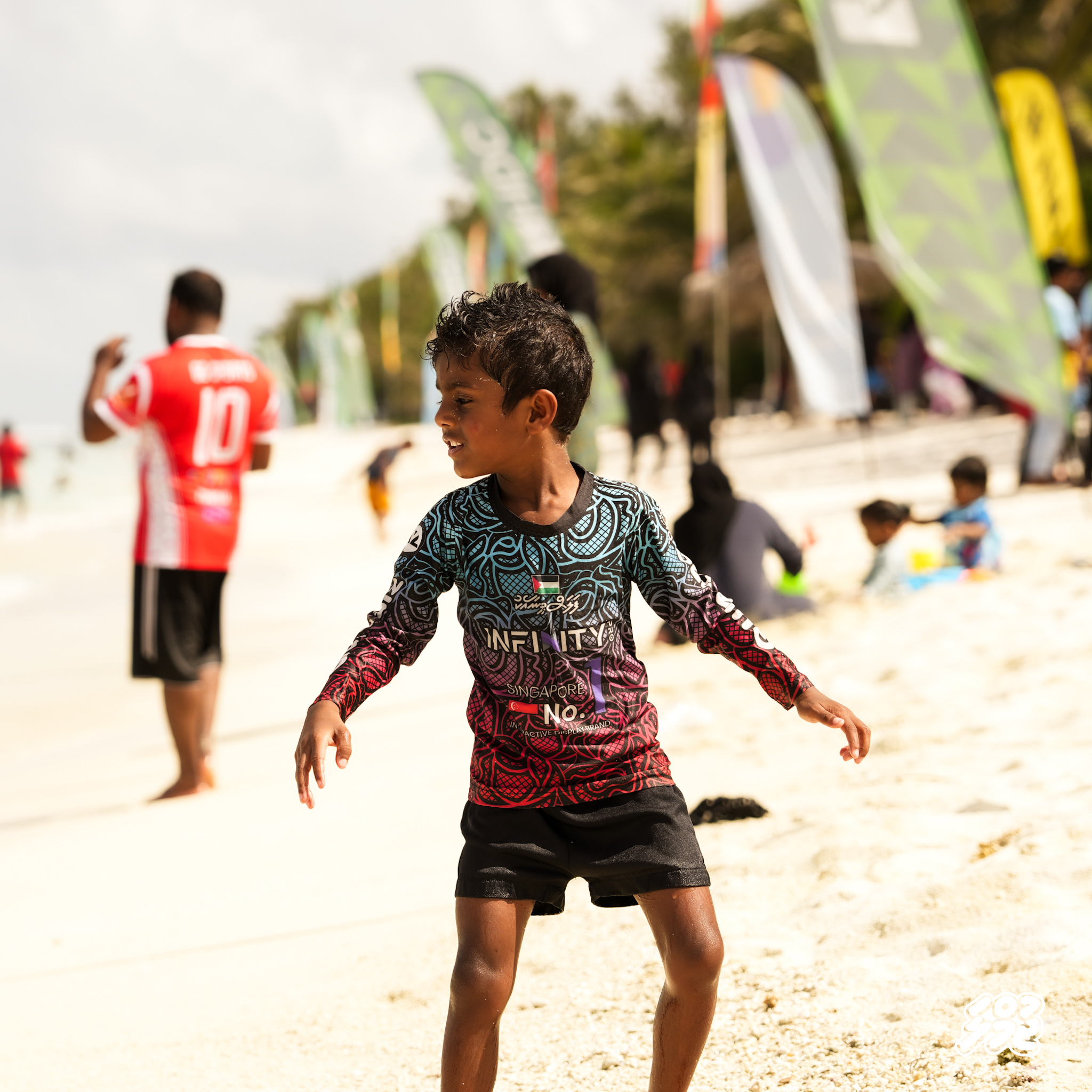 17 މެއި 2025: ހުޅުމާލެ އަށް 21 އަހަރު ފުރުން ފާހަގަ ކުރުމުގެ ގޮތުން އެޗްޑީސީއިން ކުރިއަށް ގެންދާ ބީޗު ފެސްޓާއި ސަގާފީ ހަރަކާރުގެ ތެރެއިން